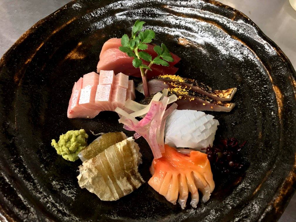 刺し身 中トロ 鰤 しめ鯖炙り アオリイカ 平目昆布〆 赤貝